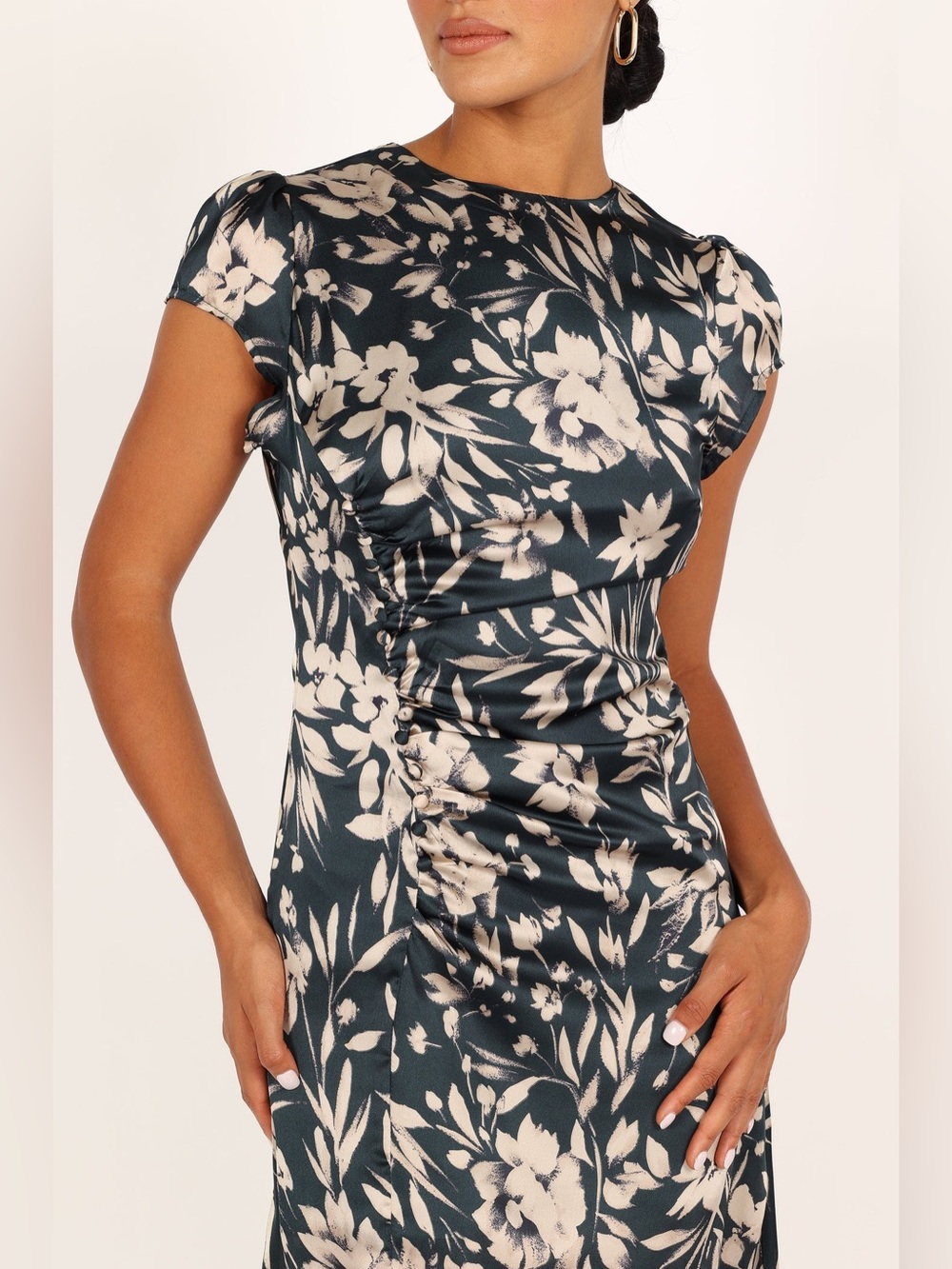 New! Petal & Pup Lisbeth Green Floral Satin Midi Dress Size Medium - Picture 2 of 8